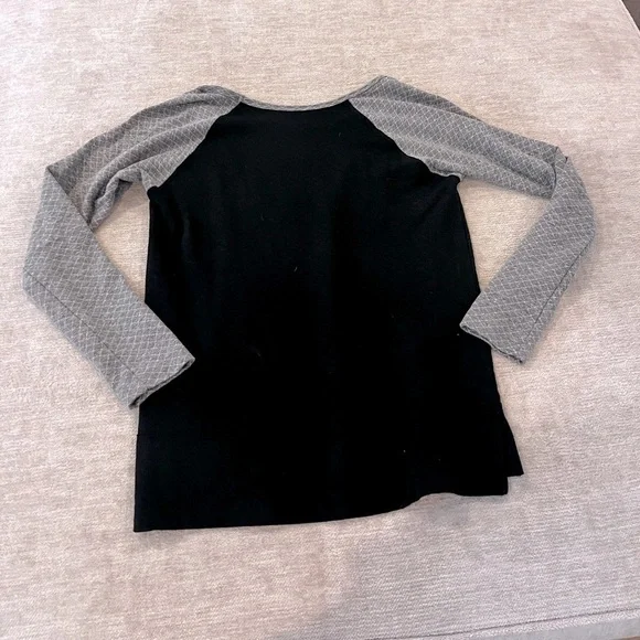 Cozy Quilt Raglan Sweater in Heather Grey by Beyond Yoga size medium - Picture 5 of 5